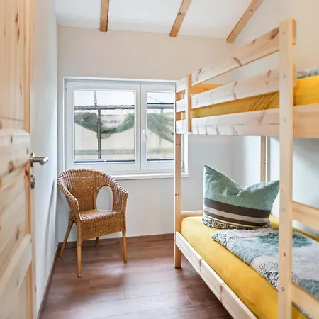 בית נופש Familienurlaub Mit Pool, *